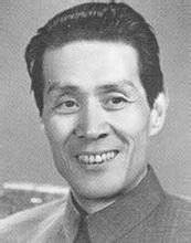 蓝盈莹翻车后被爆从人艺离职，同事讽刺蓝盈莹