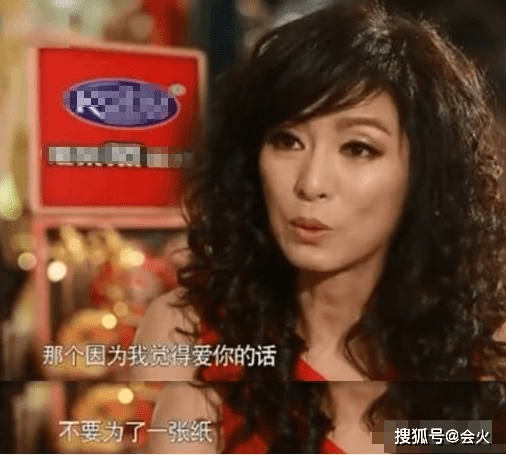 活力|原创65岁米雪晒近照，与周润发爬山活力满满状态好，皮肤黝黑笑容灿烂