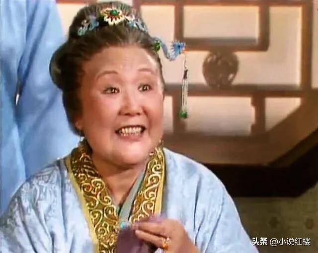 原创《红楼梦》中为什么姑娘们都要到贾母那里吃饭?三个很简单的理由