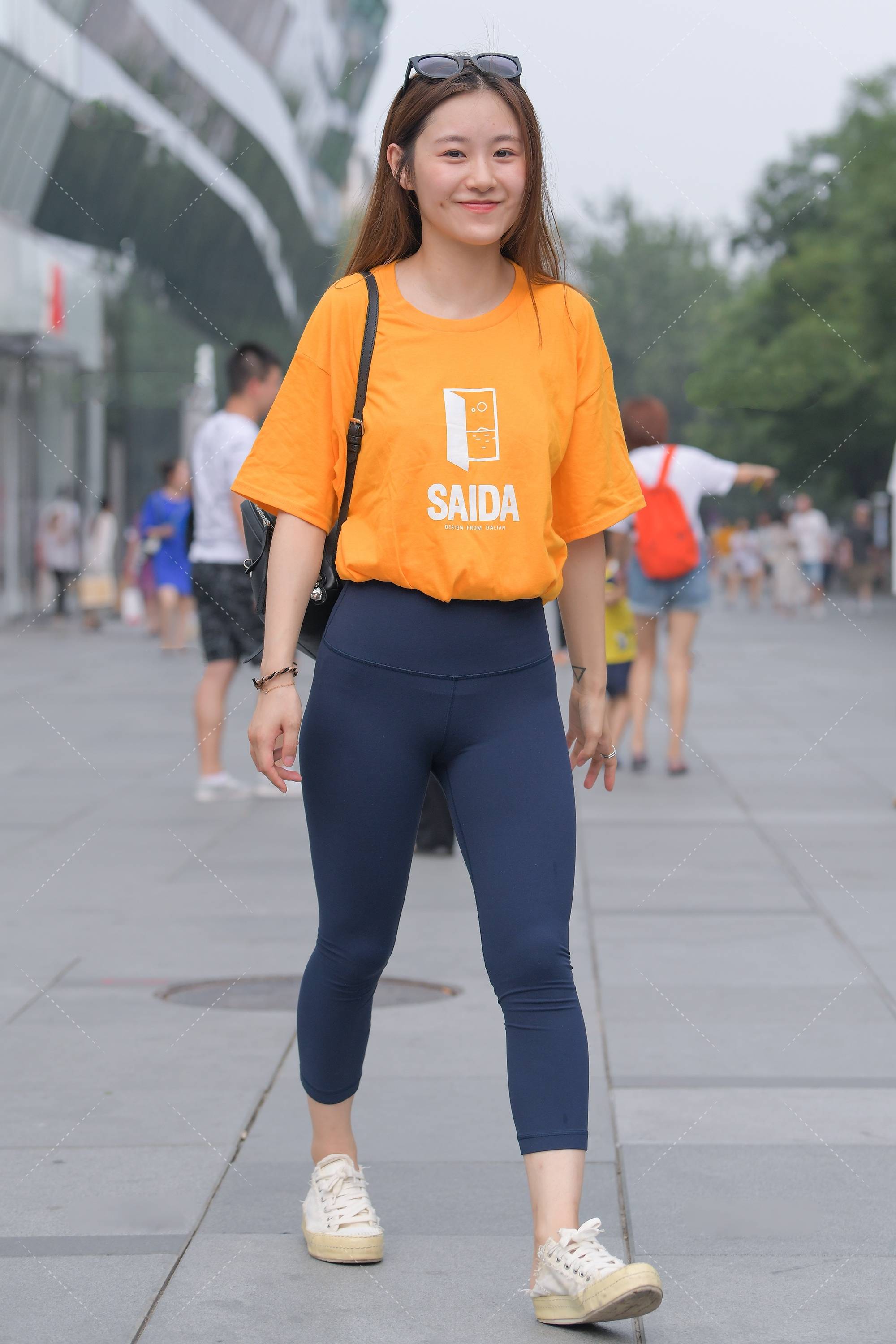 怎么样穿搭能展示腿长优势 c8497372f0564f668f99dfc28dcef5fb.jpeg