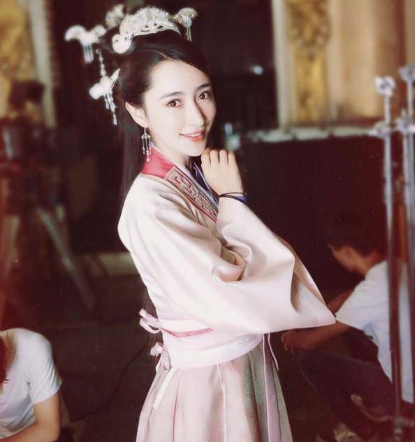 19版白娘子五美女魅力：鞠婧祎最靓？肖燕赵樱子