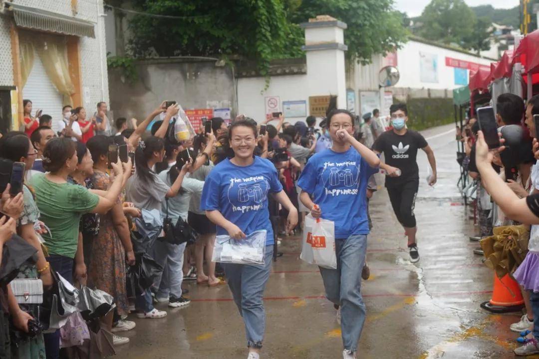 知识科普|相当真实！高考完，她哭着说出了假期规划！