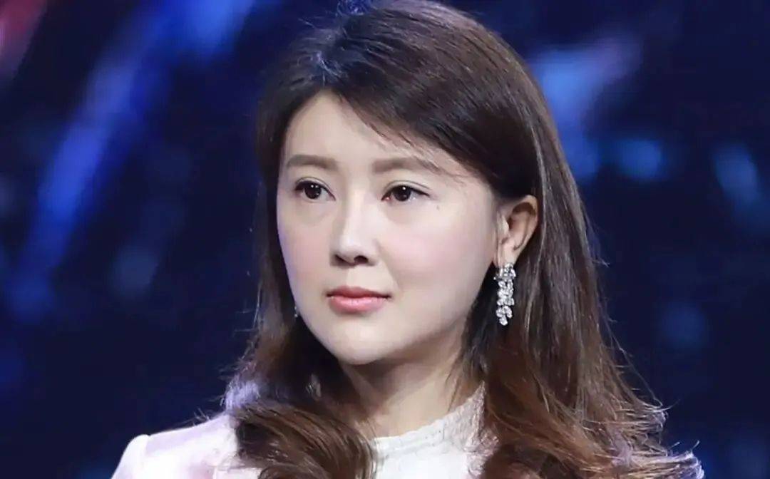 养三娃、欠5.3亿、限制出境，昔日阔太如何就活