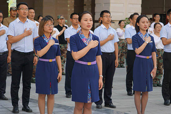 消息资讯|惊！四川一高校烧掉了教师的“神牌”