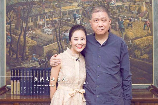 马未都逛古玩店，低价捡漏一件康熙官窑，心中窃喜感叹老板不识货