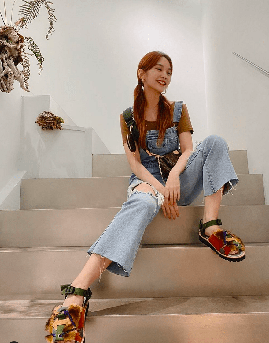 郑爽|辣妈变少女的发型，首选双马尾，杨幂郑爽都换上了，让你美过初恋