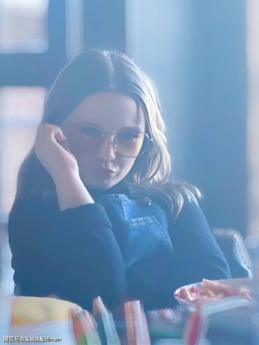 贝克汉姆|贝克汉姆女儿太养眼，穿衣百变时髦小脸肉嘟嘟可爱，眉眼像极爸爸
