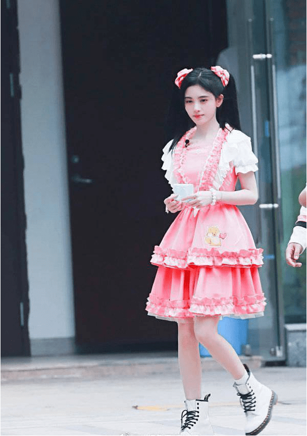 郑爽|辣妈变少女的发型，首选双马尾，杨幂郑爽都换上了，让你美过初恋