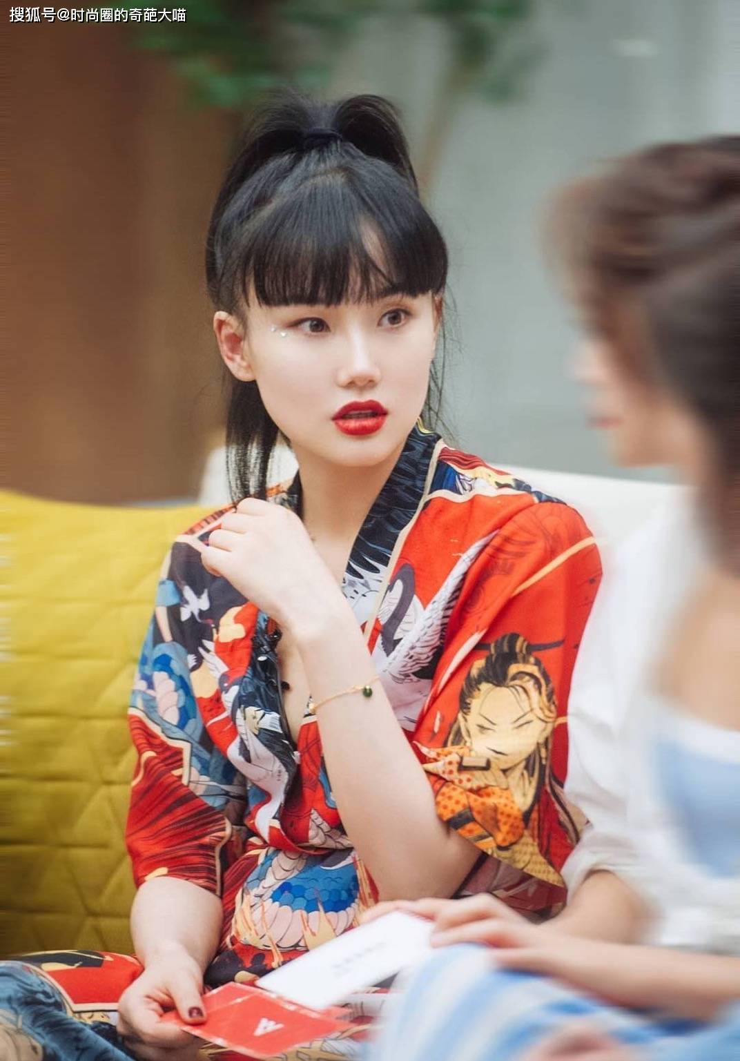 涂是|姐姐们的口红好想拥有！宁静的树莓色张雨绮的玻璃唇，美得有个性