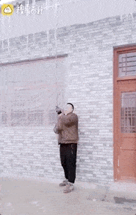 原创搞笑gif你们竟然还在用这么古老的方式称孩子