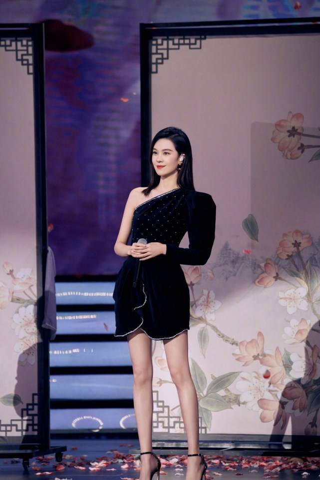 出圈|原创不想打安全牌，唱功与实力都在线，她的腿又出圈了