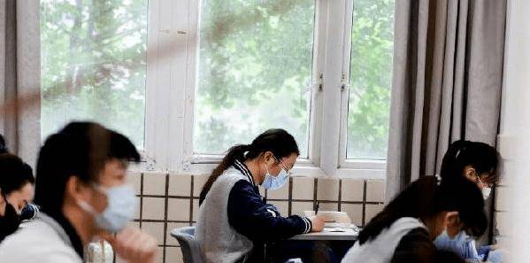 2021届多省份开启新高考，理科生复读优势大，文科生要过几个关卡