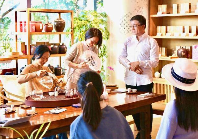 "饮茶得闲"等社群活动增进邻里互动往来
