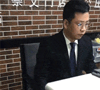 原创
当睡懒觉被老婆推下床,且在床下有很多夹子的时候