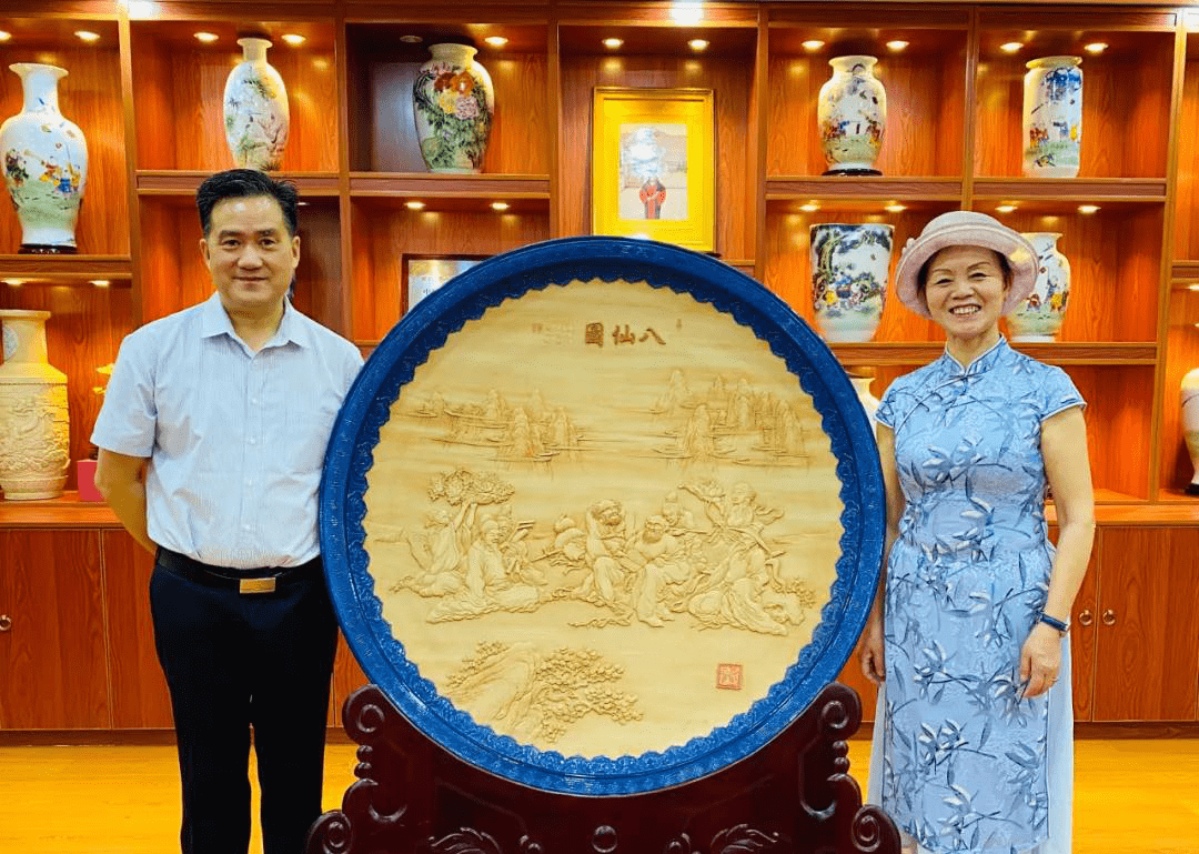 泥巴画笔伴成长潜心低调钻创作中国轻工大国工匠曹爱勤