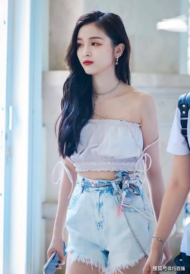 吴宣|吴宣仪不愧是“画报女神”,纤细腰线大长腿,每天都是那么美!