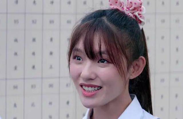 颧骨|王嘉尔变成牙套脸?颧骨外扩太阳穴也凹陷,太多明星因此颜值骤降