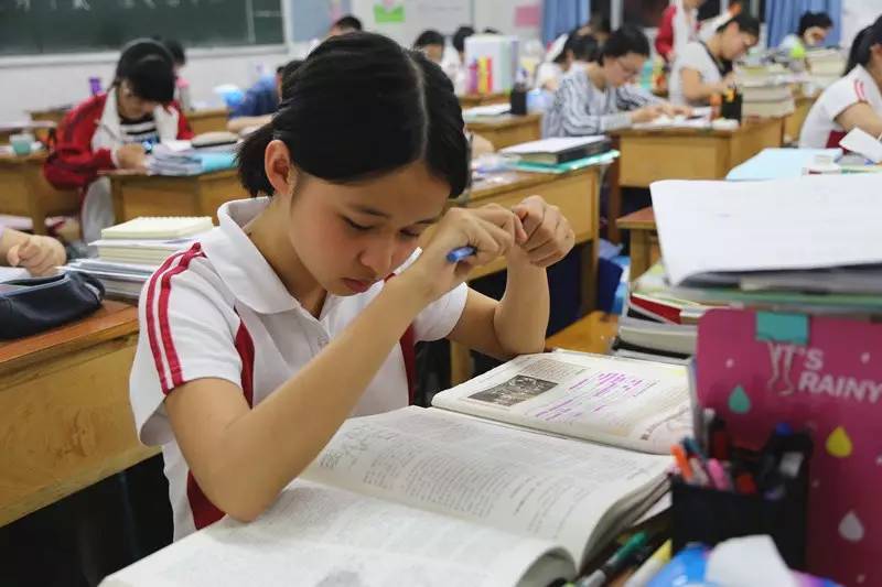 我国最牛的三所县级中学学习氛围好是寒门学子逆袭之地