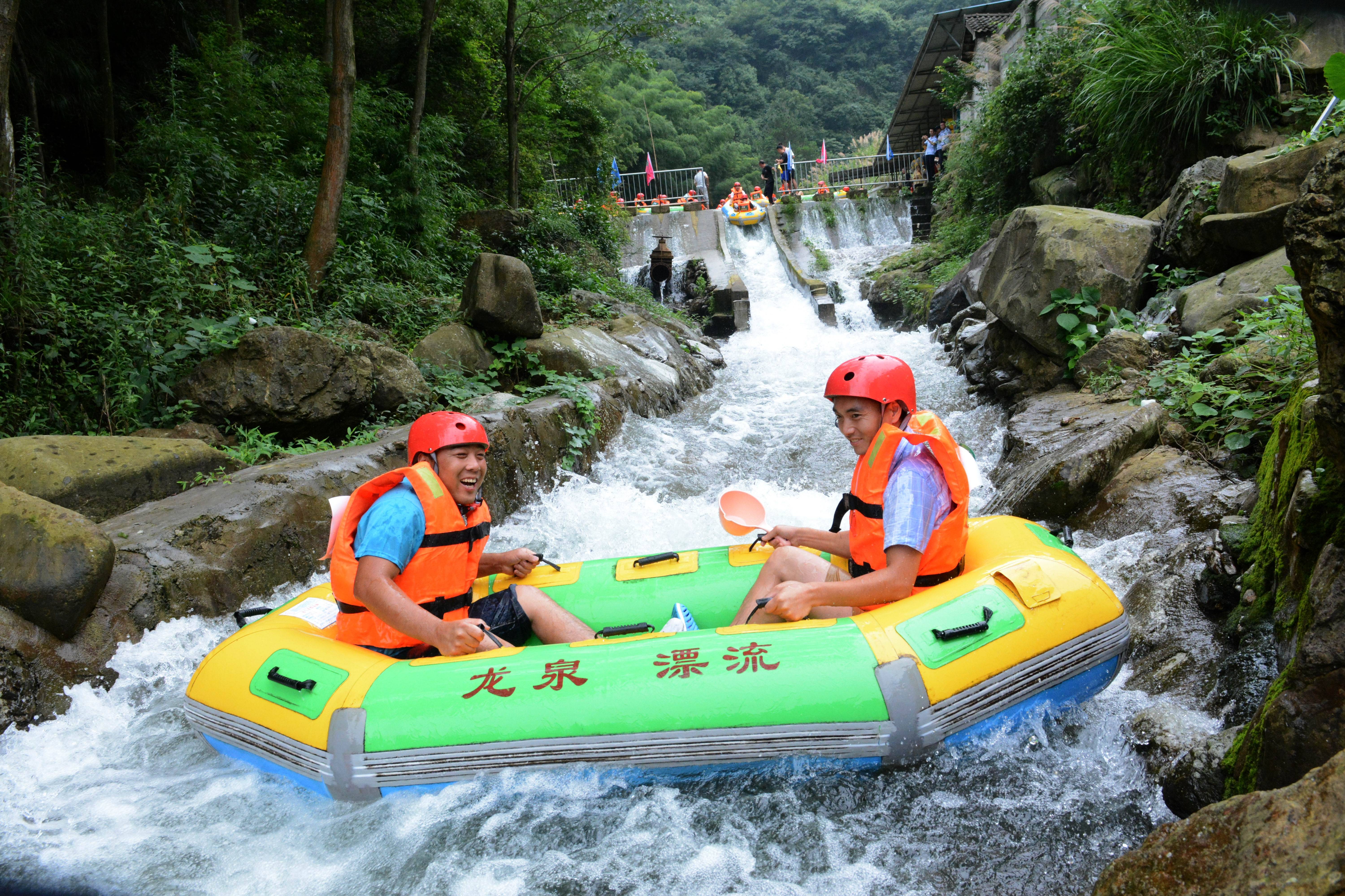 宁乡市龙泉漂流文化节激起全域旅游浪花