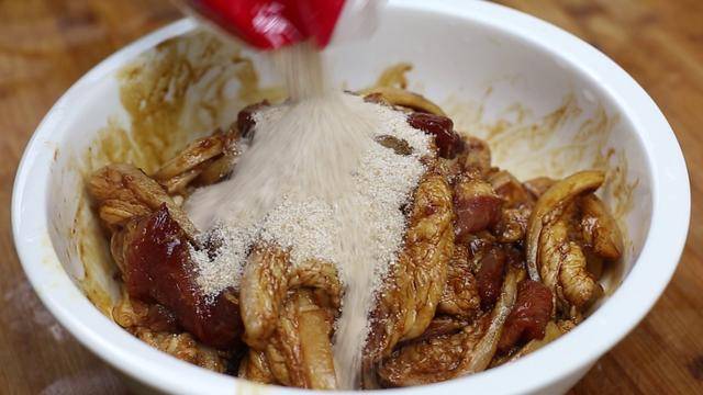 粉蒸肉|掌握这些技巧，好吃不油腻，看着就流口水其实做粉蒸肉也有诀窍