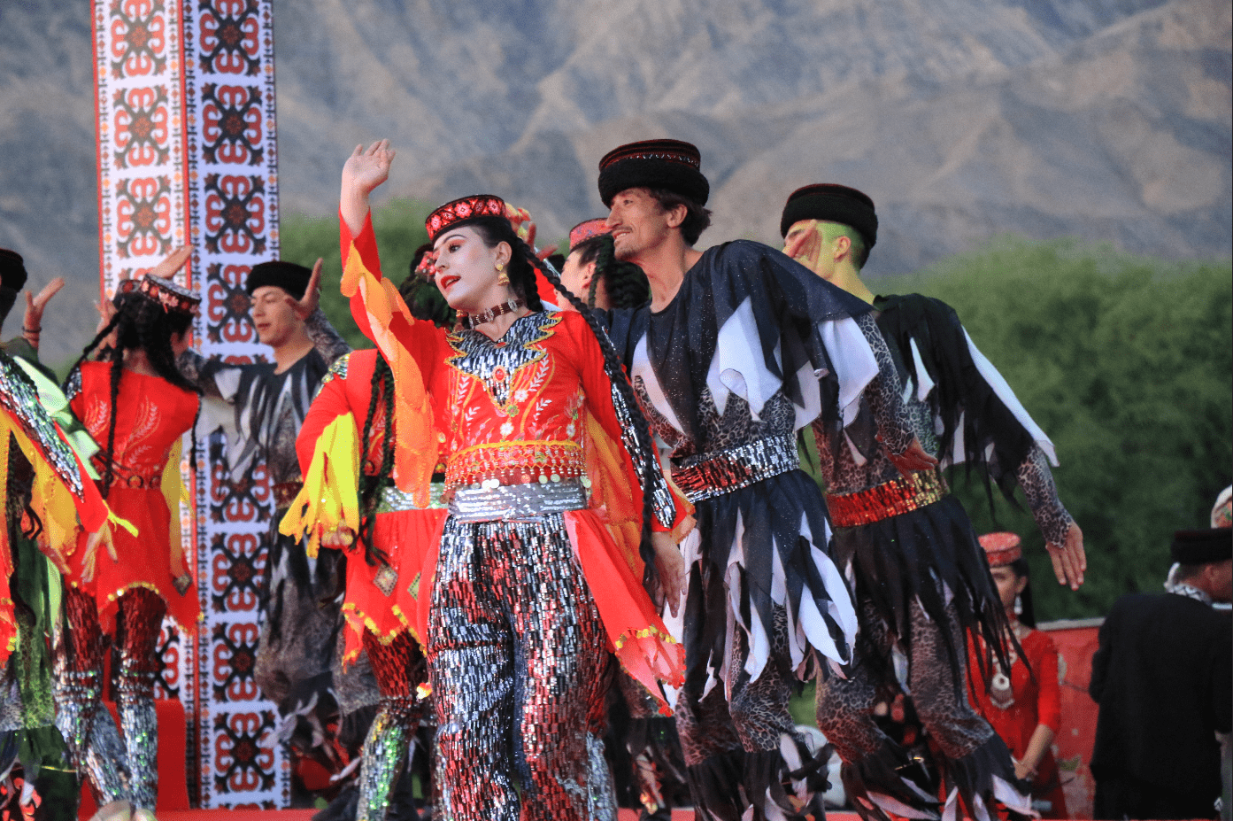 塔吉克族舞蹈《鹰之翱翔》