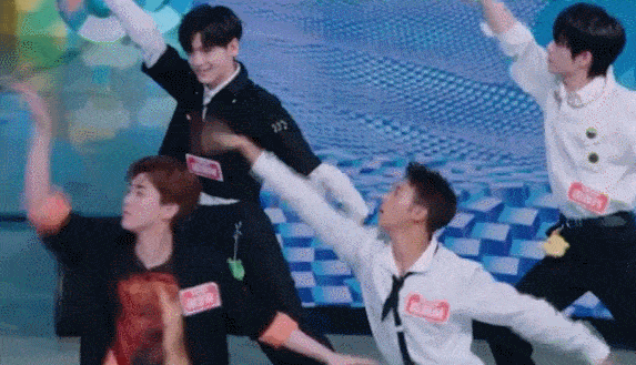 翟潇|原创R1SE快本选拔翻车了，重新定义“团魂”的意义！