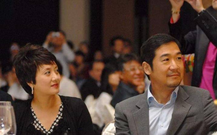 她曾是张国立的老婆离婚31年孤身一人儿子是她一生的痛