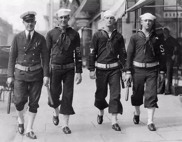 辫子|民国时期的老照片:还有普通百姓未剪掉丑陋的大辫子