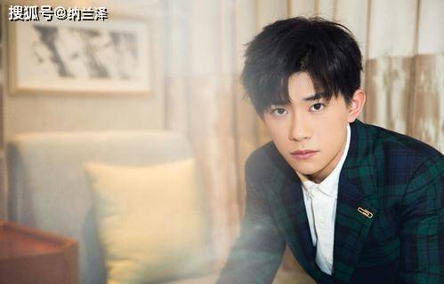 王一博影片穿帮，肖战险被黑粉栽赃，《陈情令