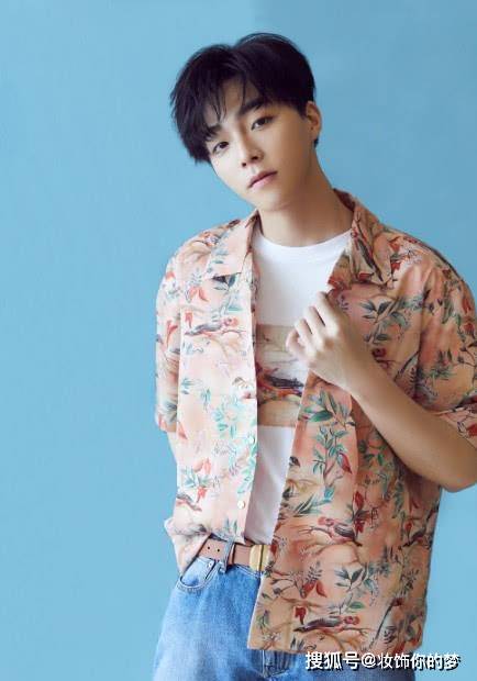 衬衫|陈立农终于改变了,穿艳色衬衫搭金项链似大佬,叫人看呆了