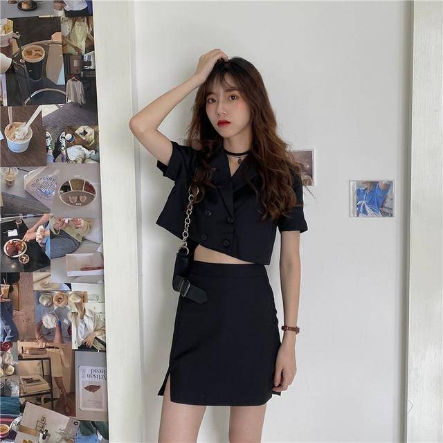 设计|还在穿淑女小香风？今年夏天更流行“炫酷风”，上身利落有型