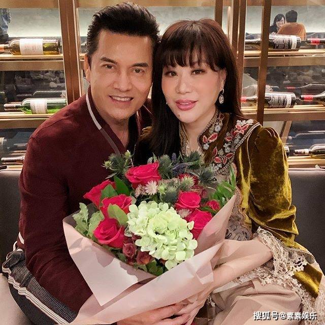 吕良伟太太享受奢华生活:真正的豪宅配美人