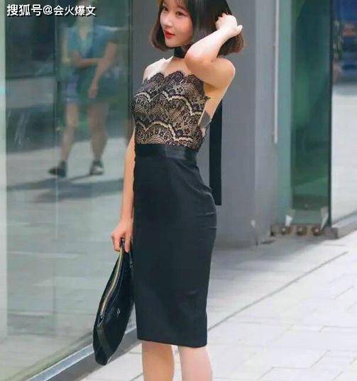 街拍时尚夏季,美丽姑娘选择尖头高跟鞋,展现出成熟优雅的美感