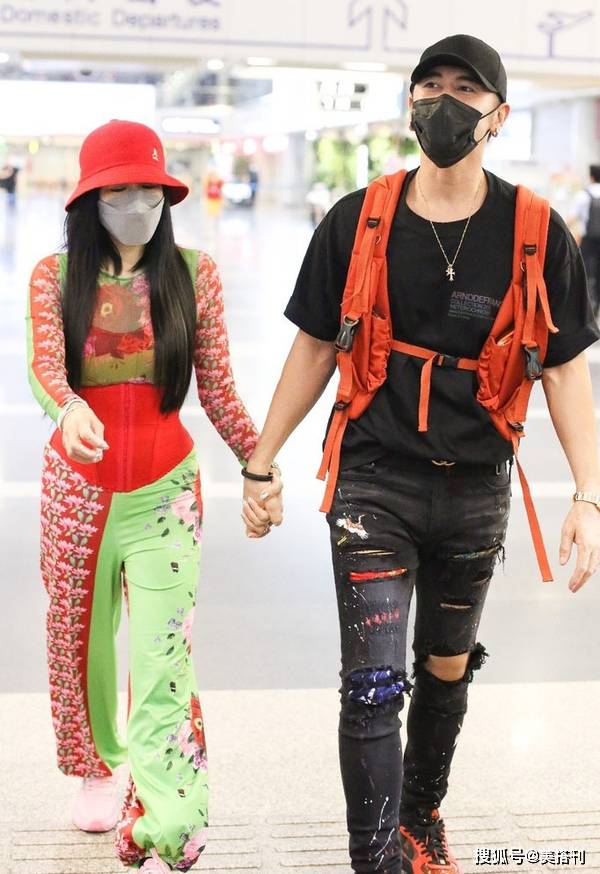 绿配红穿衣搭配图片 e40f0c6e5c4f4340af945489591d6095.jpeg