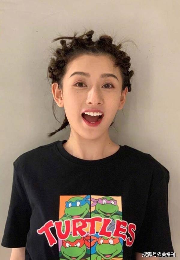 夏日|中长发怎么打理？试试甜美又帅气的夏日感编发，减龄效果超好