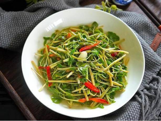 炒年糕,蚝油炒豆苗,肉末烧豆腐,糖醋排骨的做法