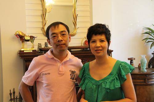 被外国男友骗三千万,二婚嫁小13岁“丑男”,现满脸玻尿酸