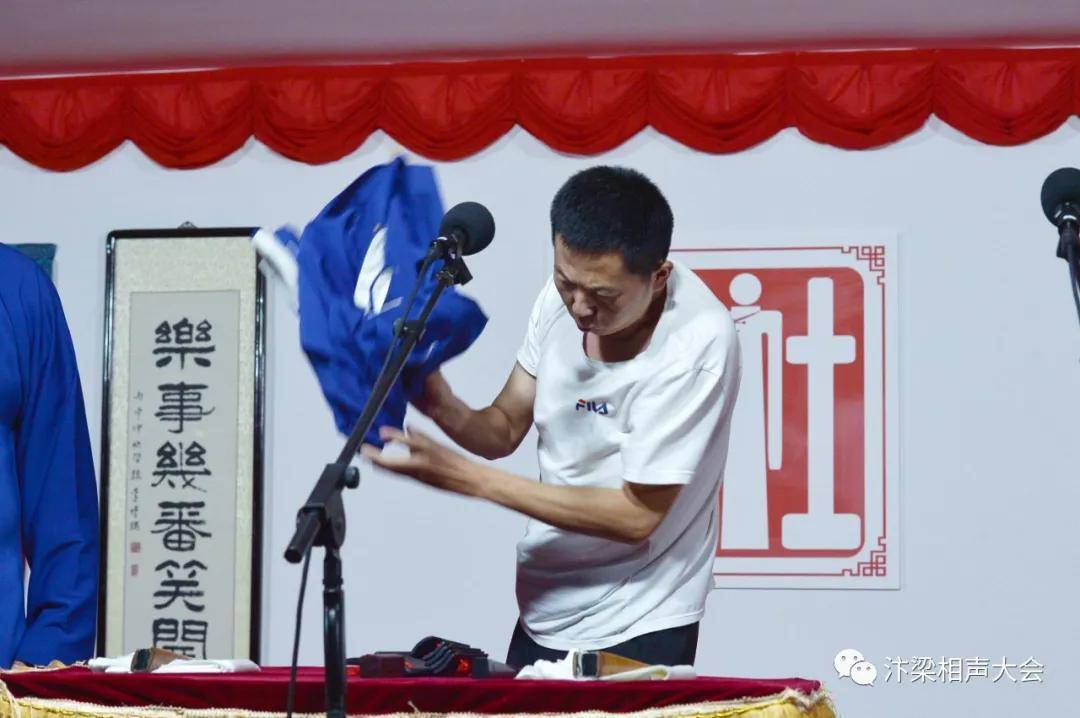 观众|汴梁艺术| 汴梁相声大会：茗乐社公益演出大告成功