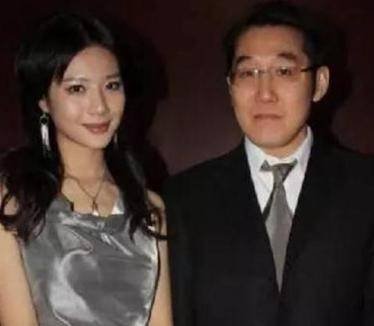 原以为嫁入豪门的她，婚后却遭非人待遇，27岁患癌过世