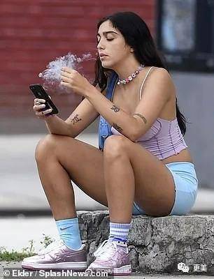 香奈儿|热巴新脸又没法看了,纯天然的她却被质疑用镰刀拉双眼皮?