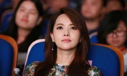 圣母|原创“说教圣母”伊能静和蓝盈莹从幕后“撕”到台前，就差打起来了