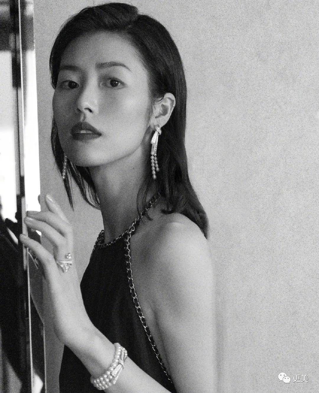 香奈儿|热巴新脸又没法看了,纯天然的她却被质疑用镰刀拉双眼皮?