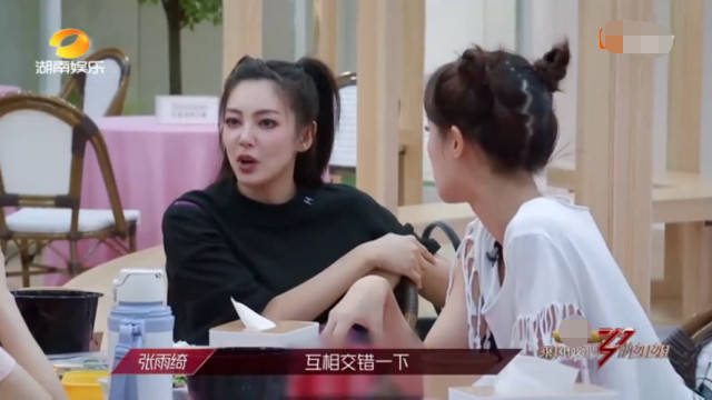 金莎37岁仍未婚，公开择偶标准喜欢姐弟恋，伊能