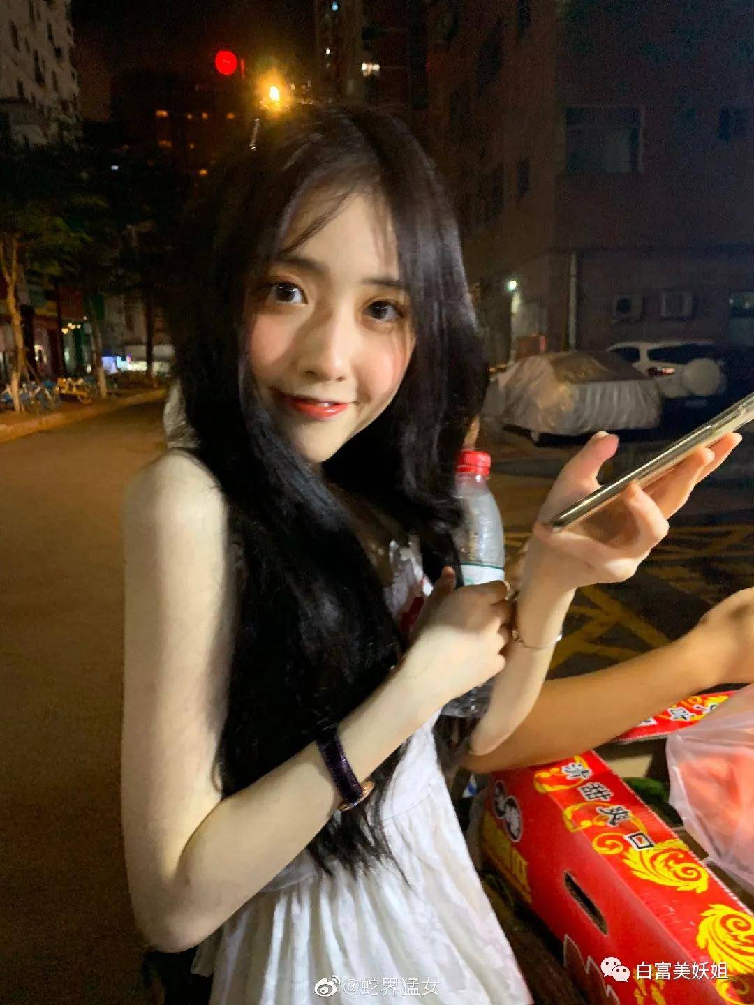 抖音公认比半藏森林还茶的学霸美女翻车!网曝素人还学历造假