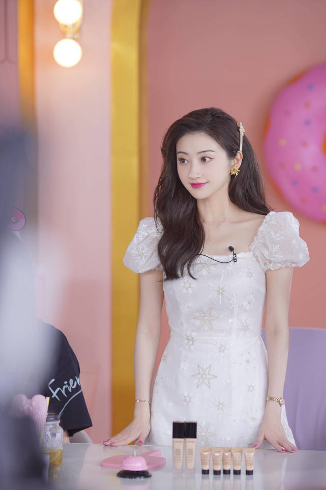 节目|原创参加节目的人不少，有作品在播的人也不少，可她却直播上了？