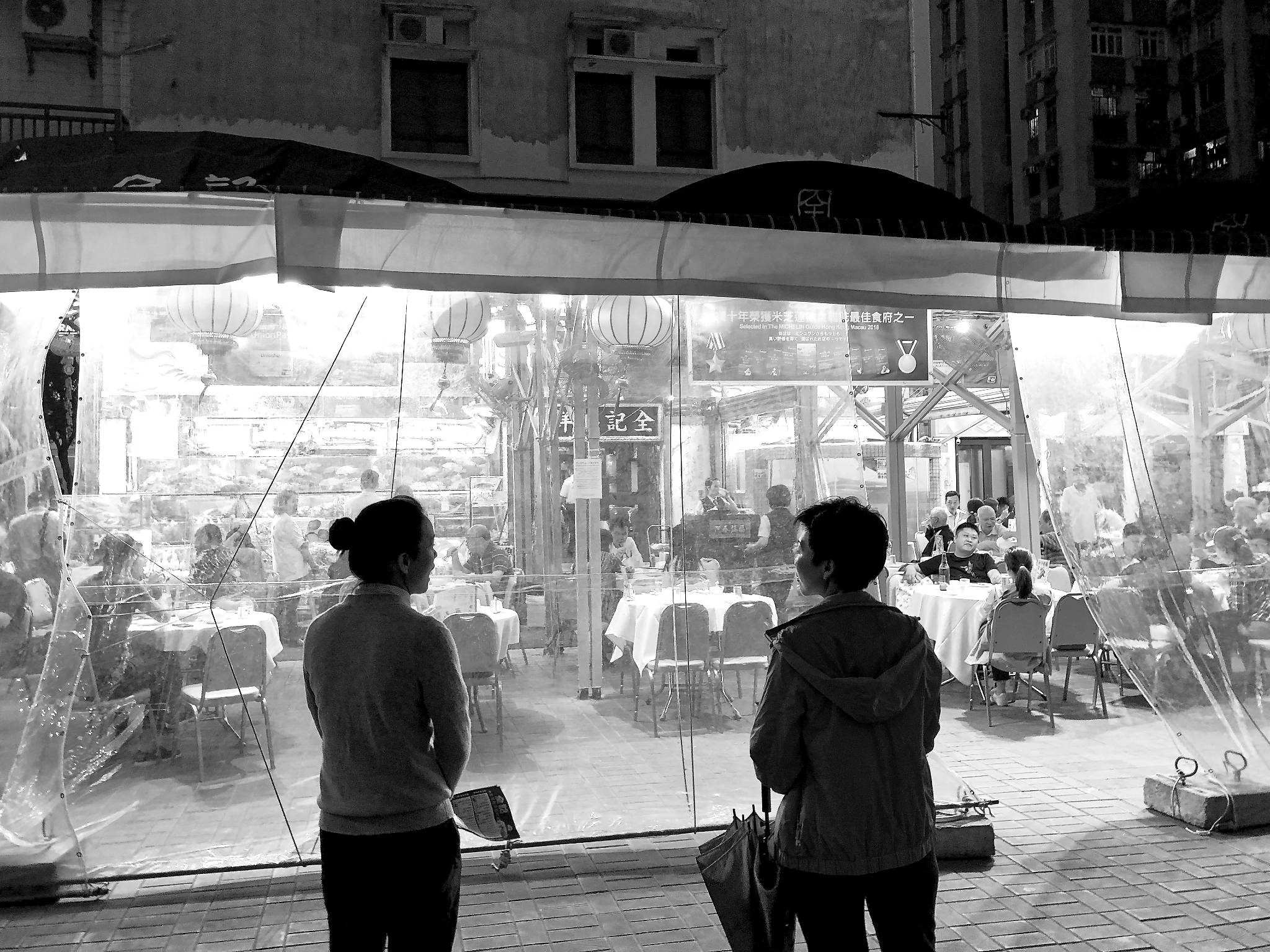 美图|生活就是那匆匆而过的身影，摄影达人的手机街拍。