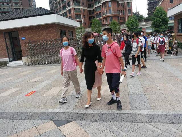 实验|高新区银都紫藤初中学校初2023届新生亮相