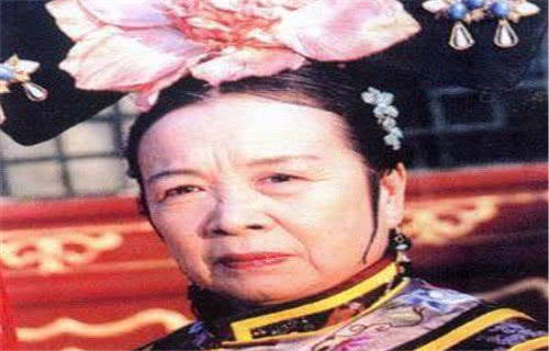 容嬷嬷儿子一年演4部剧不火,儿媳参演《延禧攻略,却一夜爆红_李明启