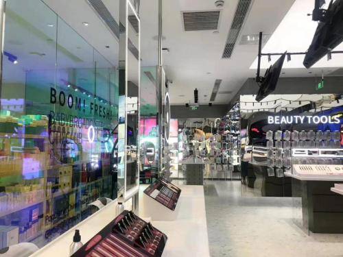 梁田|梁田刘烨加持BOOM FRESH 打造美妆零售新模式