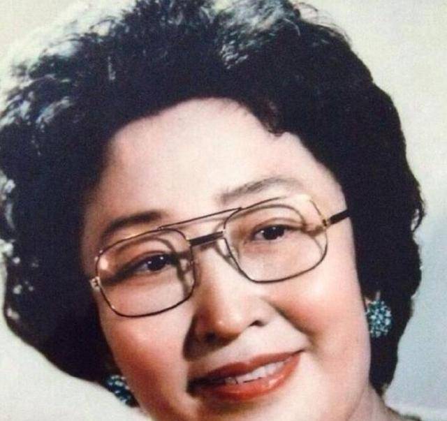 照顾瘫痪丈夫8年,彭玉得女儿力挺,67岁二婚嫁给自己的